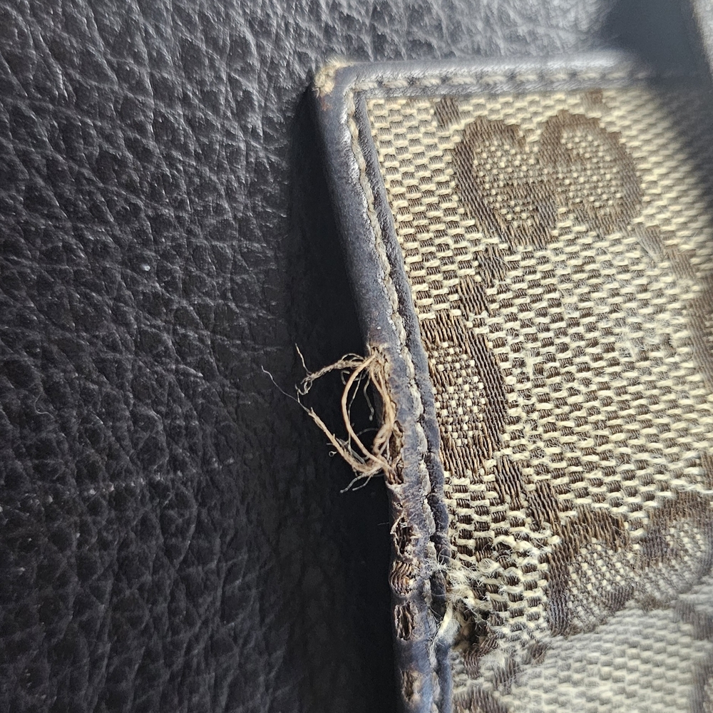 Gucci Brown and Tan Key & Card Holder - Picture 6 of 13
